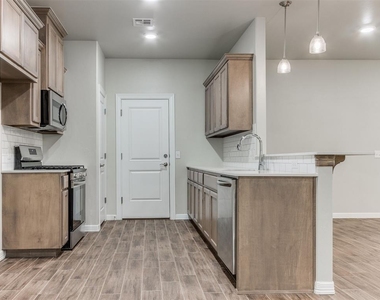 616 Maleah Place - Photo Thumbnail 15