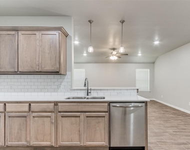616 Maleah Place - Photo Thumbnail 20