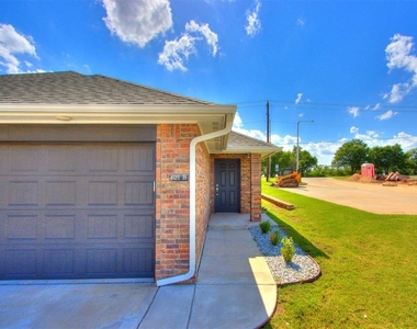 616 Maleah Place - Photo Thumbnail 1