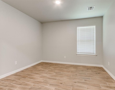 616 Maleah Place - Photo Thumbnail 26