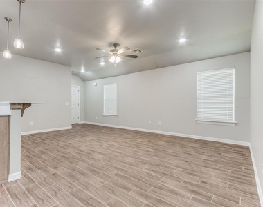 616 Maleah Place - Photo Thumbnail 5