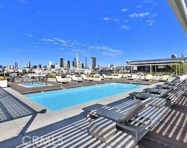 530 S Hewitt - Photo Thumbnail 1