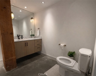 530 S Hewitt - Photo Thumbnail 20