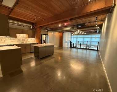 530 S Hewitt - Photo Thumbnail 12