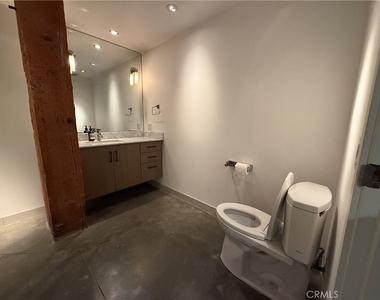 530 S Hewitt - Photo Thumbnail 21