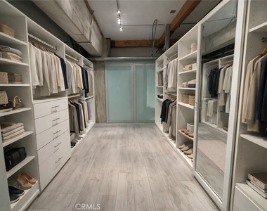 530 S Hewitt - Photo Thumbnail 9