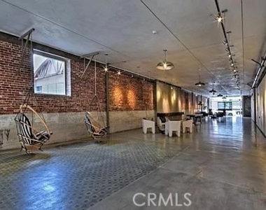 530 S Hewitt - Photo Thumbnail 5