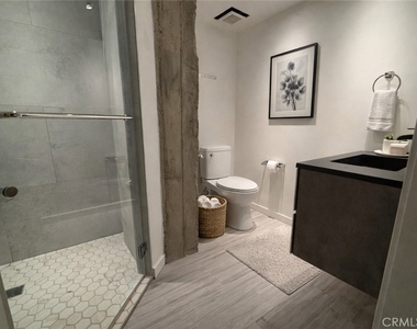 530 S Hewitt - Photo Thumbnail 18