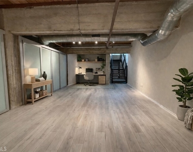 530 S Hewitt - Photo Thumbnail 16