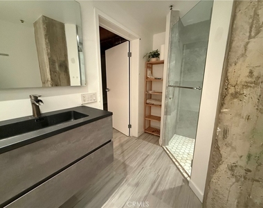 530 S Hewitt - Photo Thumbnail 23
