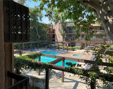 22100 Burbank - Photo Thumbnail 18