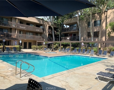 22100 Burbank - Photo Thumbnail 19