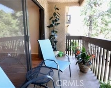 22100 Burbank - Photo Thumbnail 14
