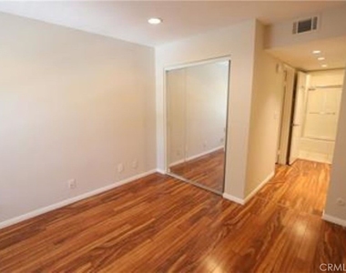 22100 Burbank - Photo Thumbnail 6