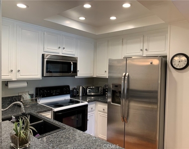 22100 Burbank - Photo Thumbnail 8