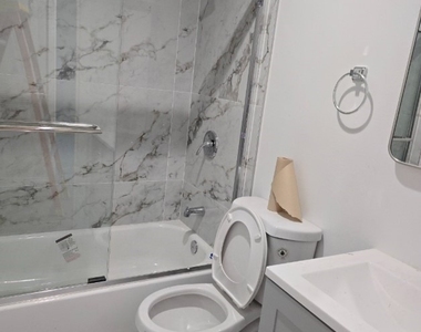 1319 3/4 E 59th Place - Photo Thumbnail 2