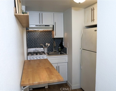 160 Avenida Florencia - Photo Thumbnail 13