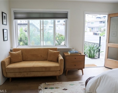 160 Avenida Florencia - Photo Thumbnail 4