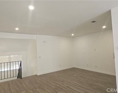 128 Wiseman Way - Photo Thumbnail 14