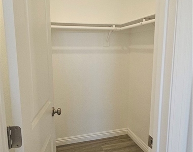 128 Wiseman Way - Photo Thumbnail 9