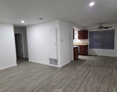 128 Wiseman Way - Photo Thumbnail 3