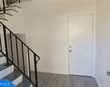 128 Wiseman Way - Photo Thumbnail 1