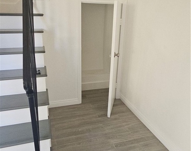 128 Wiseman Way - Photo Thumbnail 2