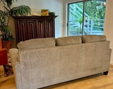2900 Searidge Street - Photo Thumbnail 8