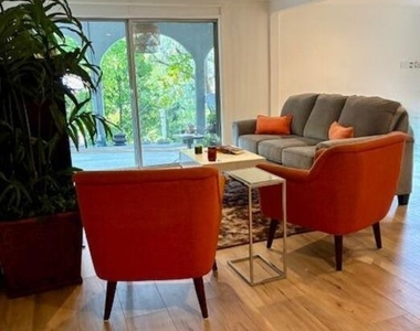 2900 Searidge Street - Photo Thumbnail 4