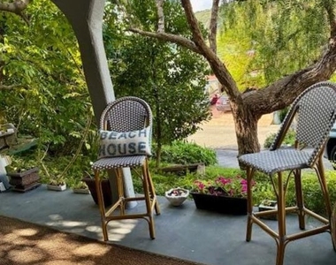2900 Searidge Street - Photo Thumbnail 1