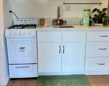 2900 Searidge Street - Photo Thumbnail 18