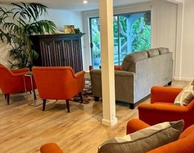 2900 Searidge Street - Photo Thumbnail 5