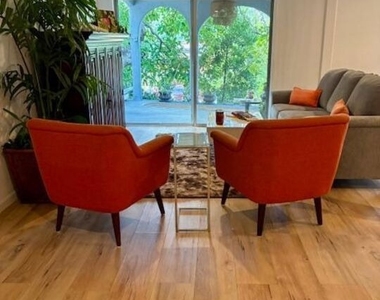 2900 Searidge Street - Photo Thumbnail 6