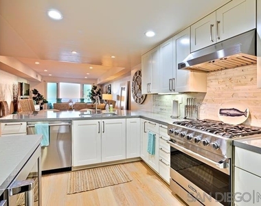 6767 Neptune Pl - Photo Thumbnail 11