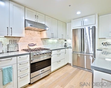6767 Neptune Pl - Photo Thumbnail 12