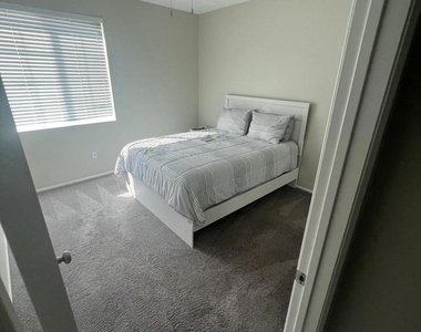 82798 Longfellow Court - Photo Thumbnail 13