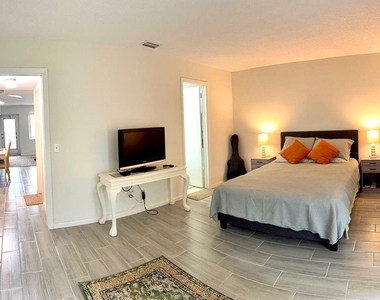 63 Windsor C - Photo Thumbnail 3