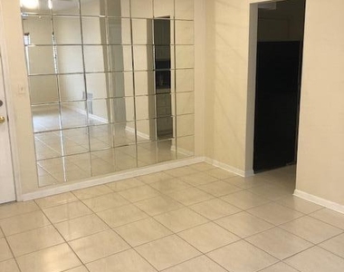 299 Sw 7th Street - Photo Thumbnail 3