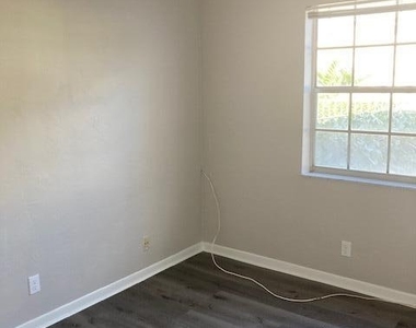 299 Sw 7th Street - Photo Thumbnail 10