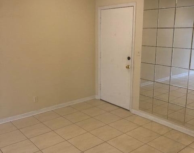 299 Sw 7th Street - Photo Thumbnail 4