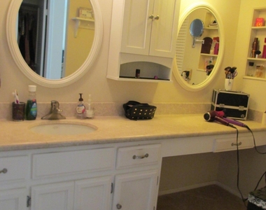 1405 Bridgewood Drive - Photo Thumbnail 20