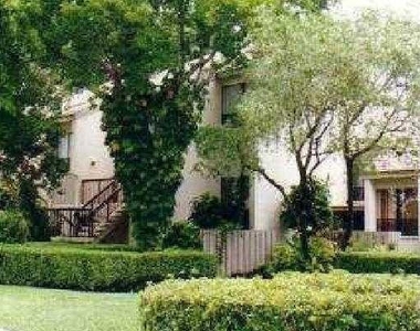 1405 Bridgewood Drive - Photo Thumbnail 5