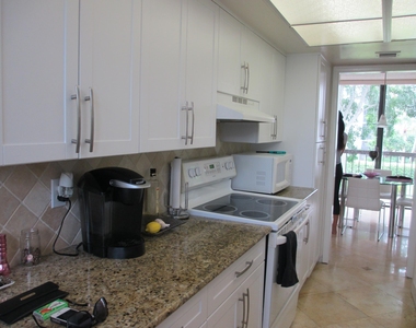 1405 Bridgewood Drive - Photo Thumbnail 12