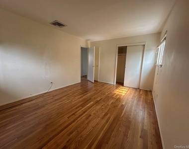 103 Wayne Street - Photo Thumbnail 7