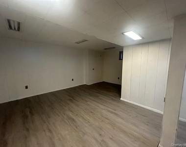 103 Wayne Street - Photo Thumbnail 12