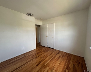 103 Wayne Street - Photo Thumbnail 11