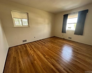 103 Wayne Street - Photo Thumbnail 8