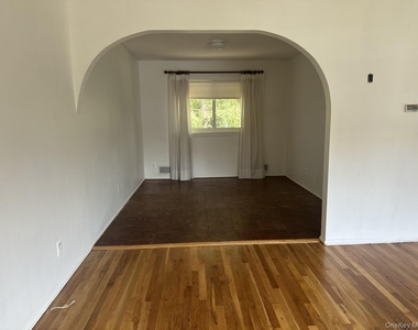 103 Wayne Street - Photo Thumbnail 4