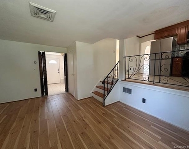103 Wayne Street - Photo Thumbnail 1