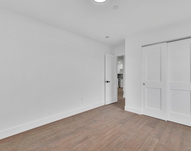 74 Broadway - Photo Thumbnail 5